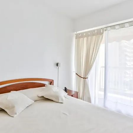 Appartement Joli T2 Vue Piscine - Proche Golf *