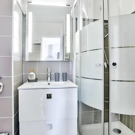 Joli T2 Vue Piscine - Proche Golf Mandelieu